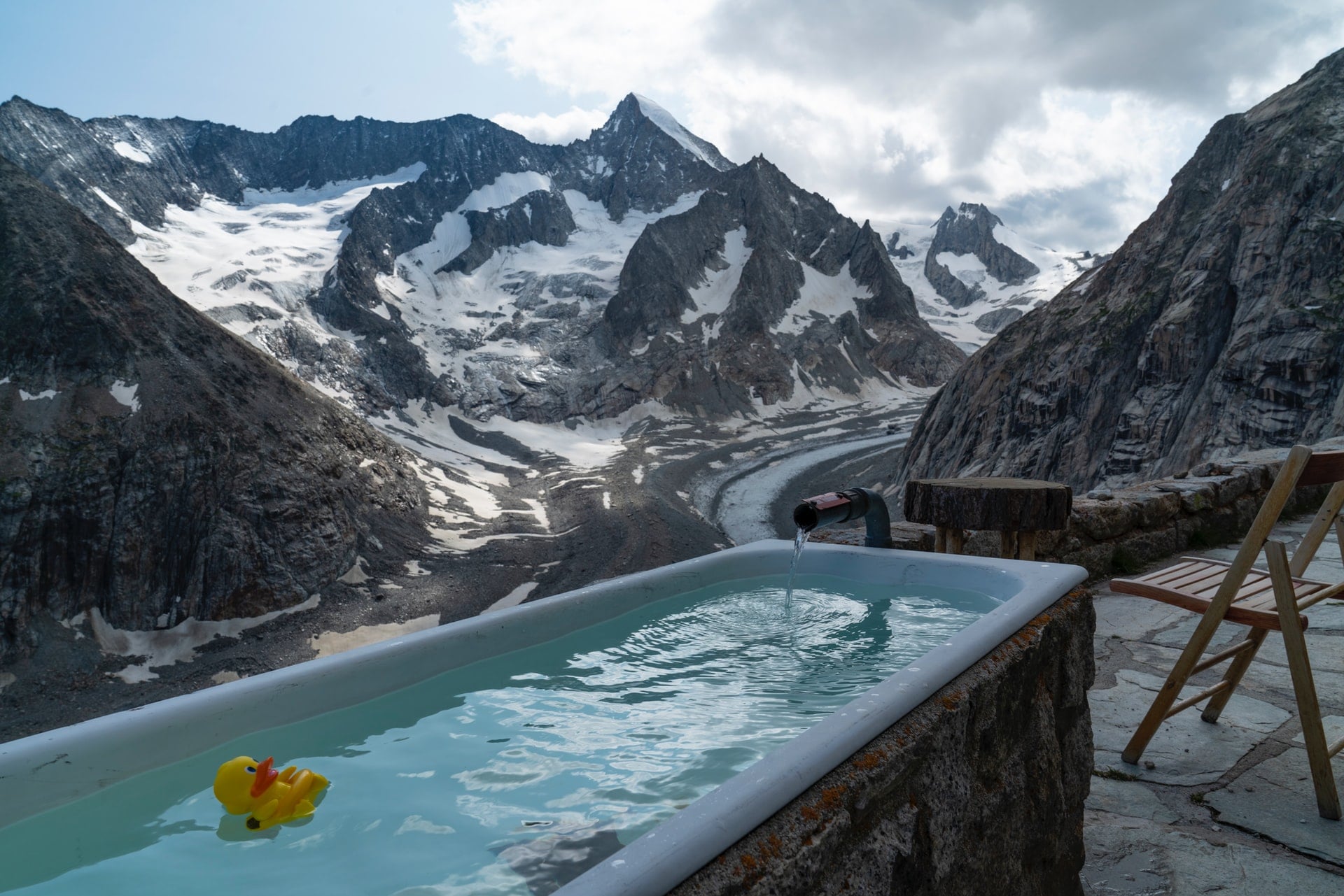 outdoor bath with view