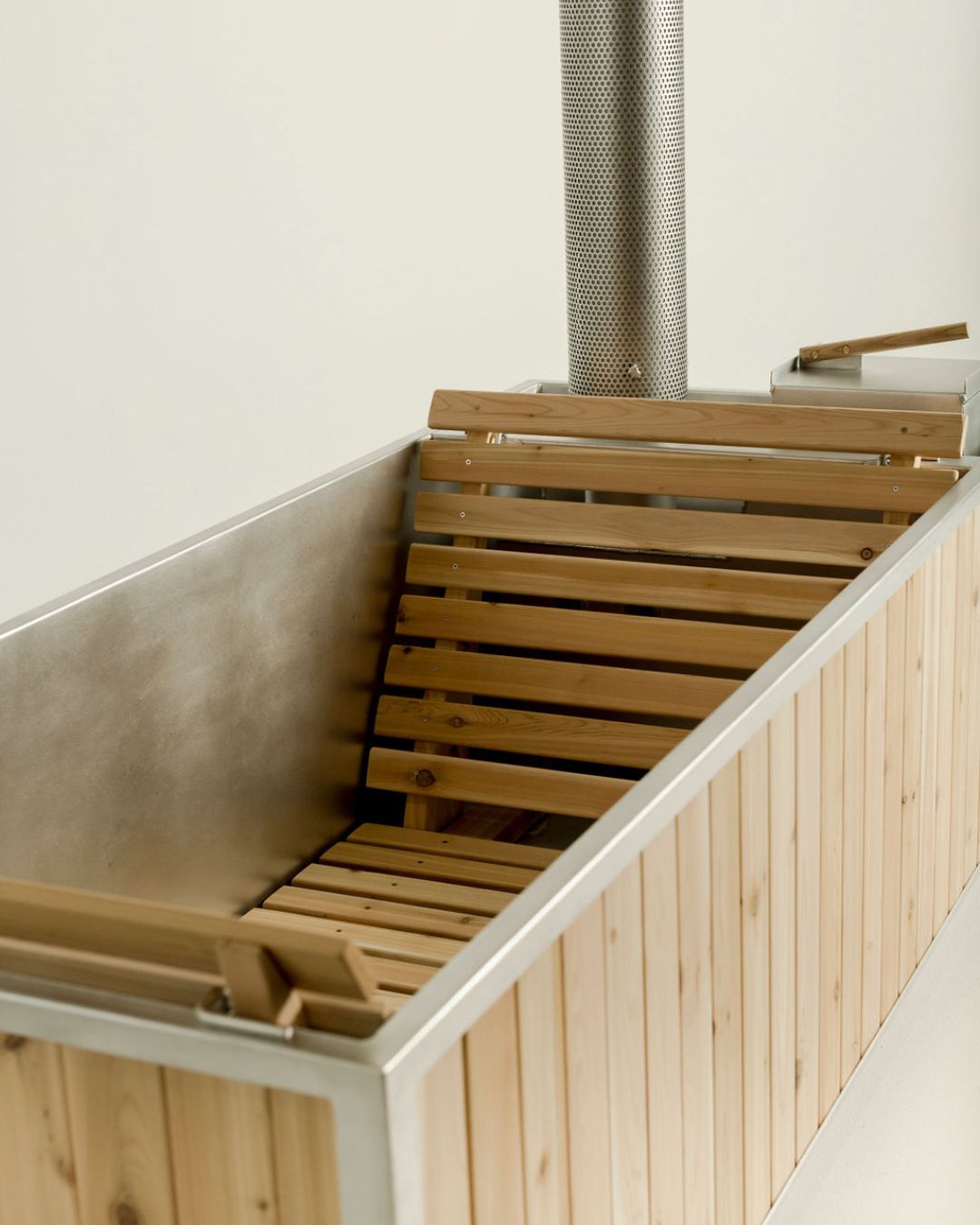 cedar hot tub with cedar recliners