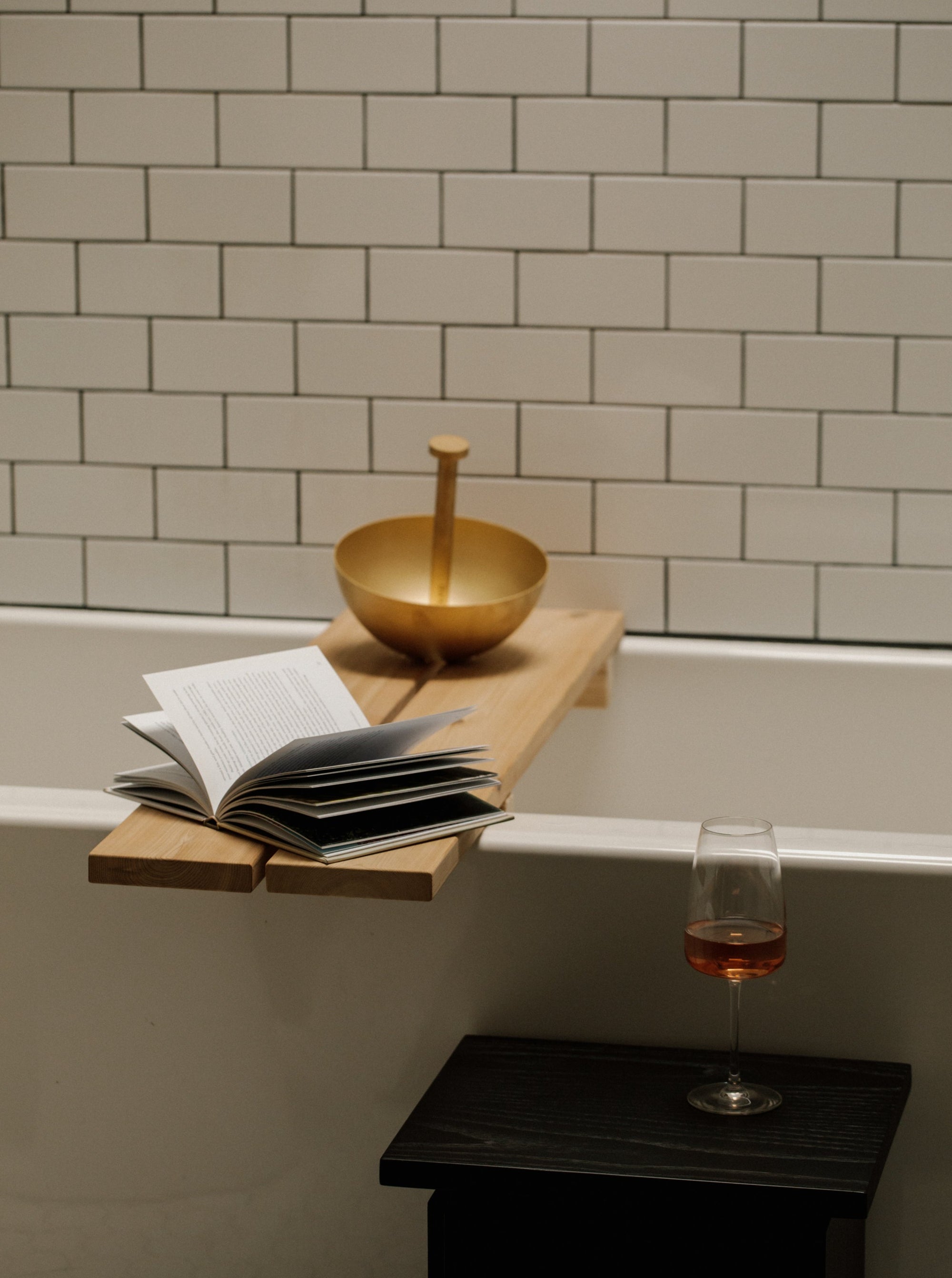 wooden tray for bath - adjustable
