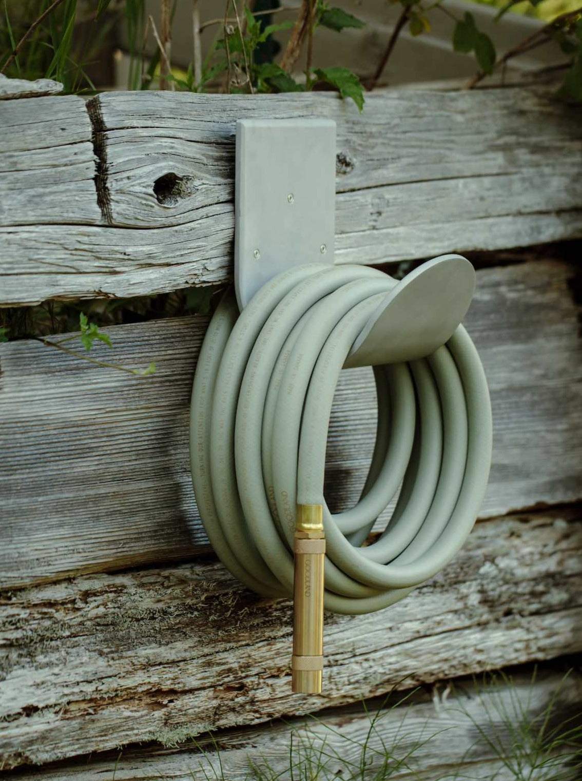 25 foot garden hose on hanger