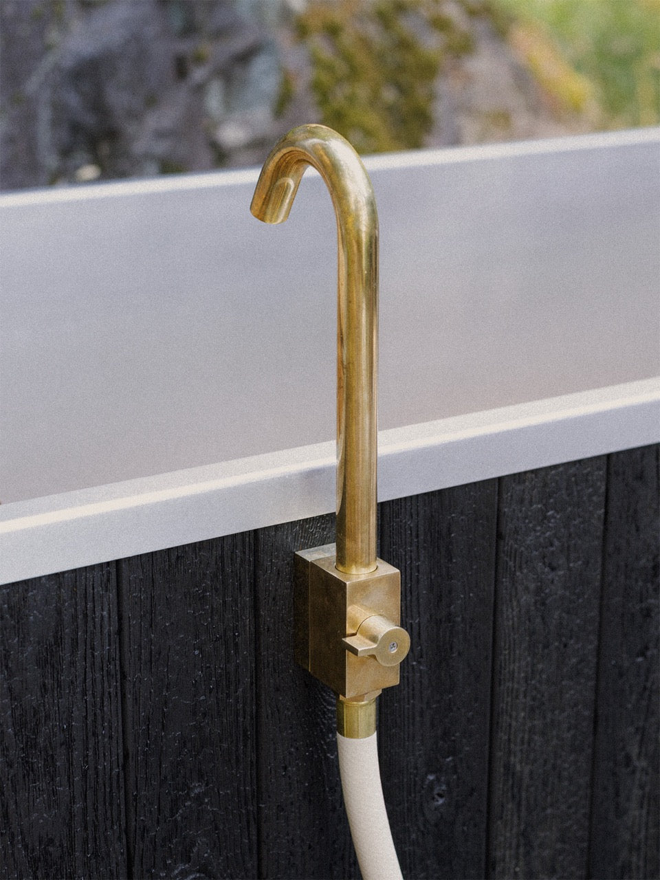 outdoor tub filler