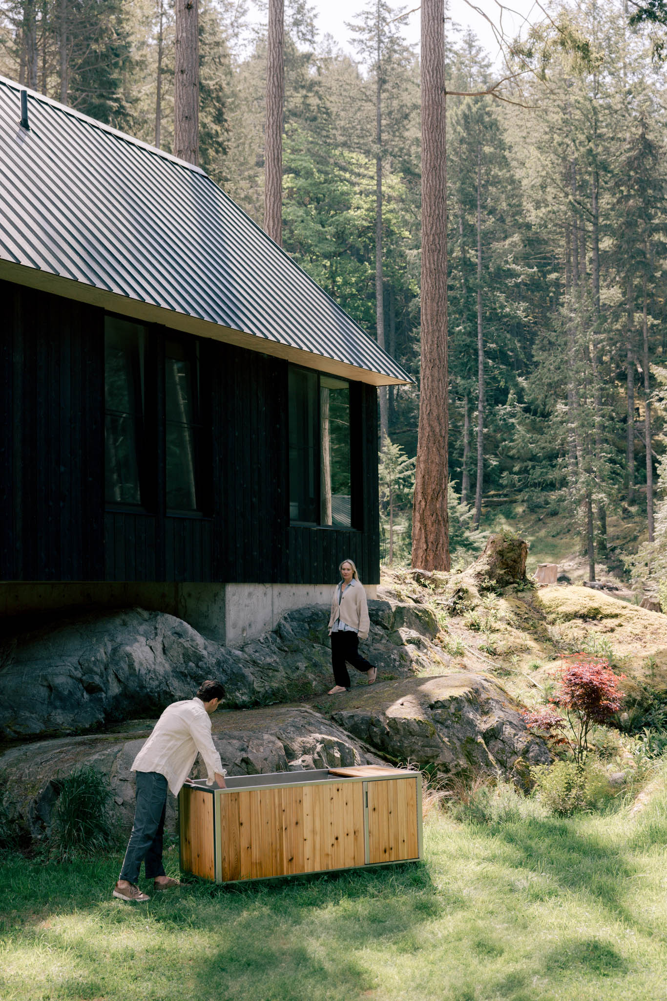 cold plunge tub outdoor by house
