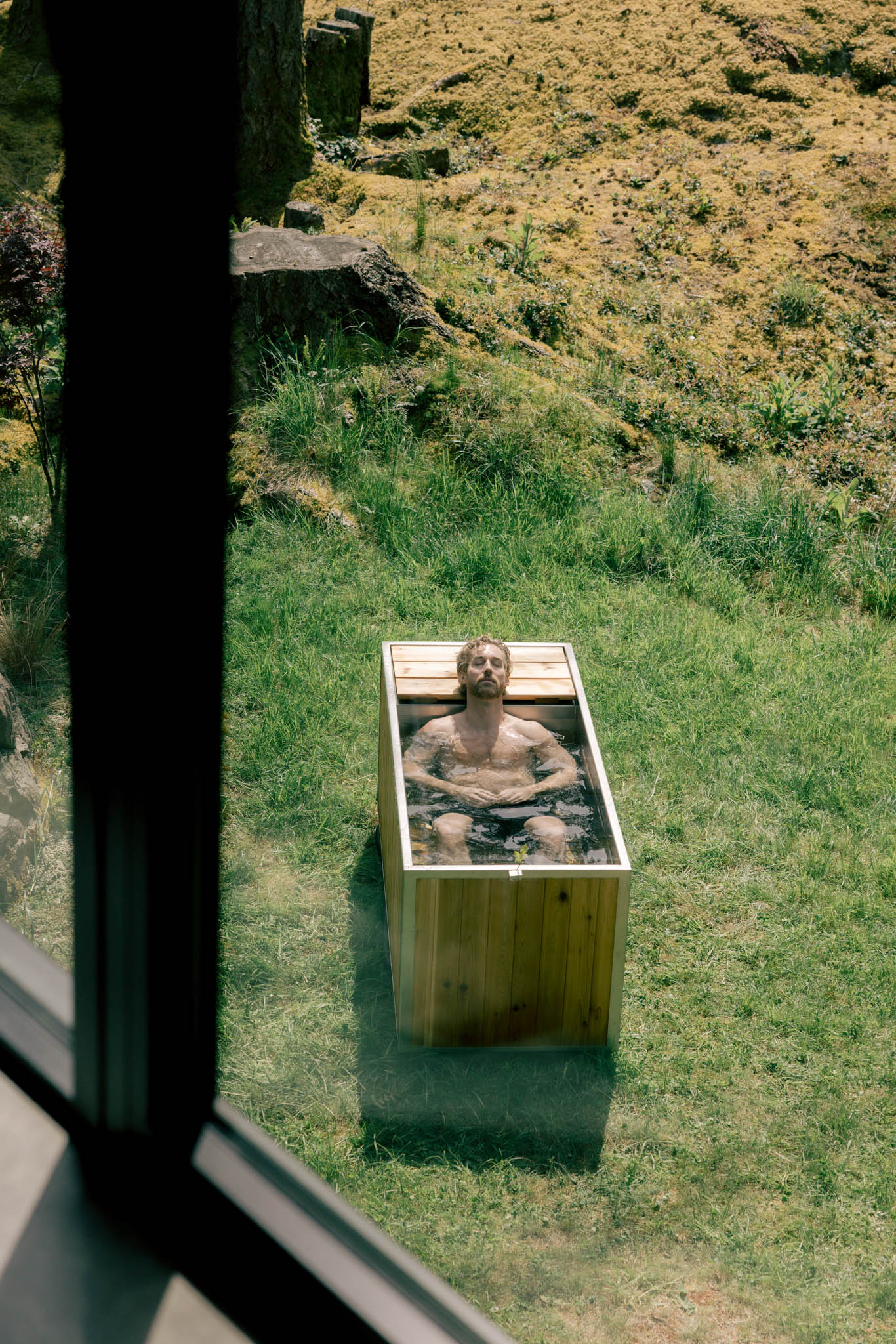 Cold Plunge Tub outdoors
