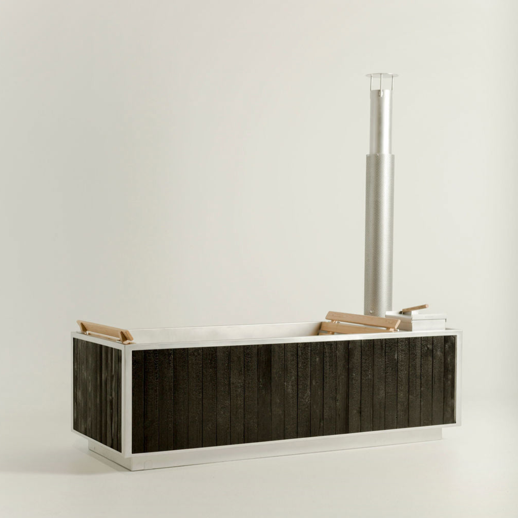 hot tub wood fired - black wood exterior