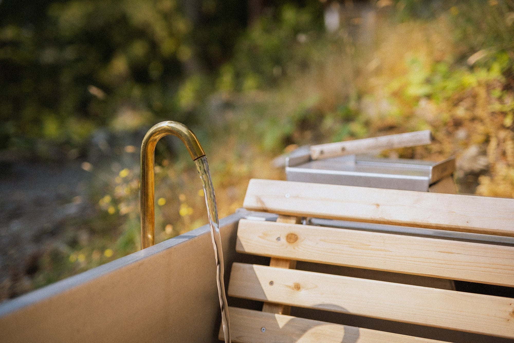 keep hot tub water clear