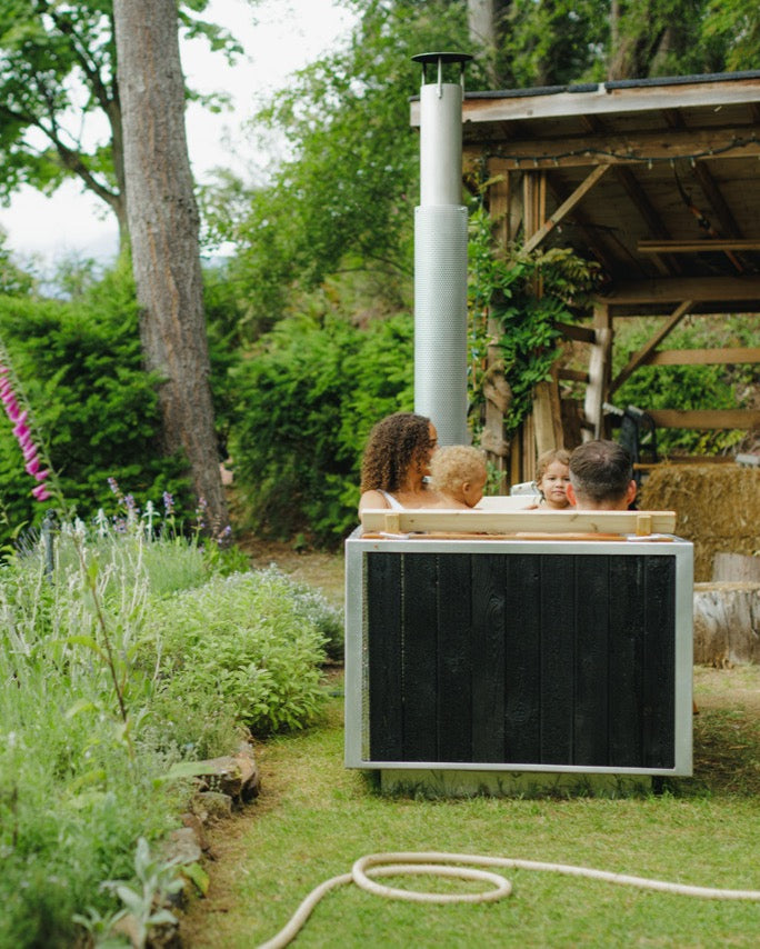  hot tub wood fired in black 
