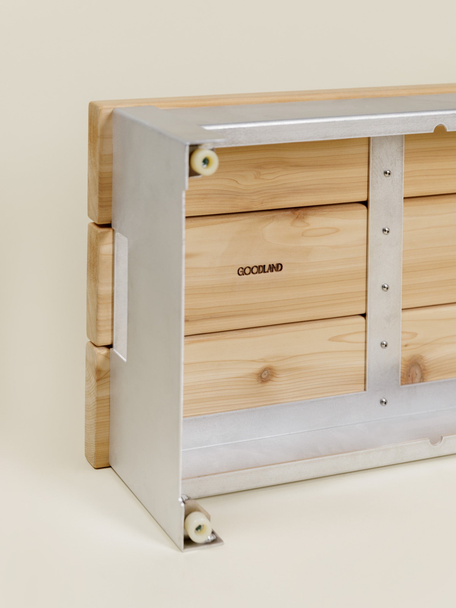 tubside station in cedar and aluminum 