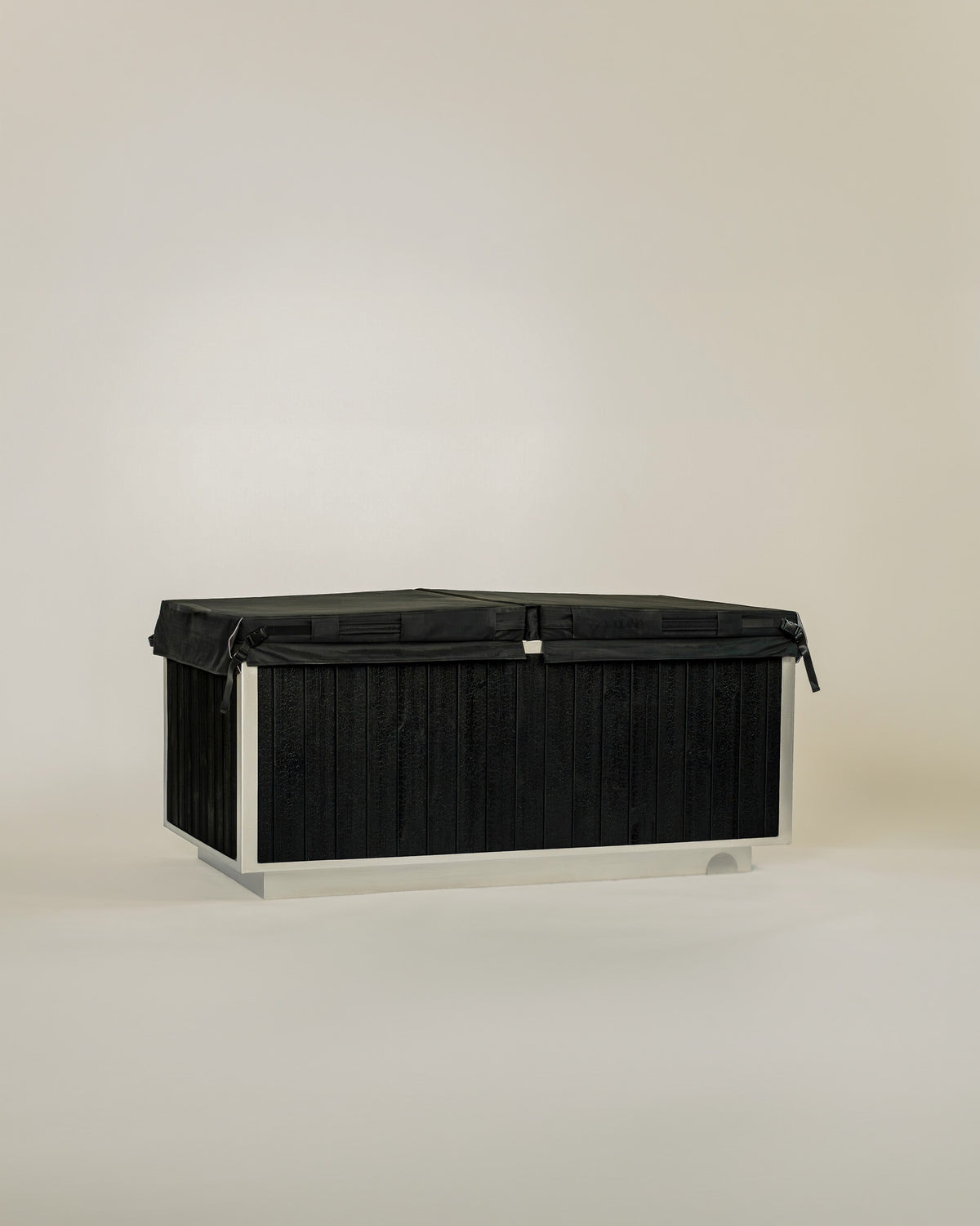 outdoor tub and insulated cover