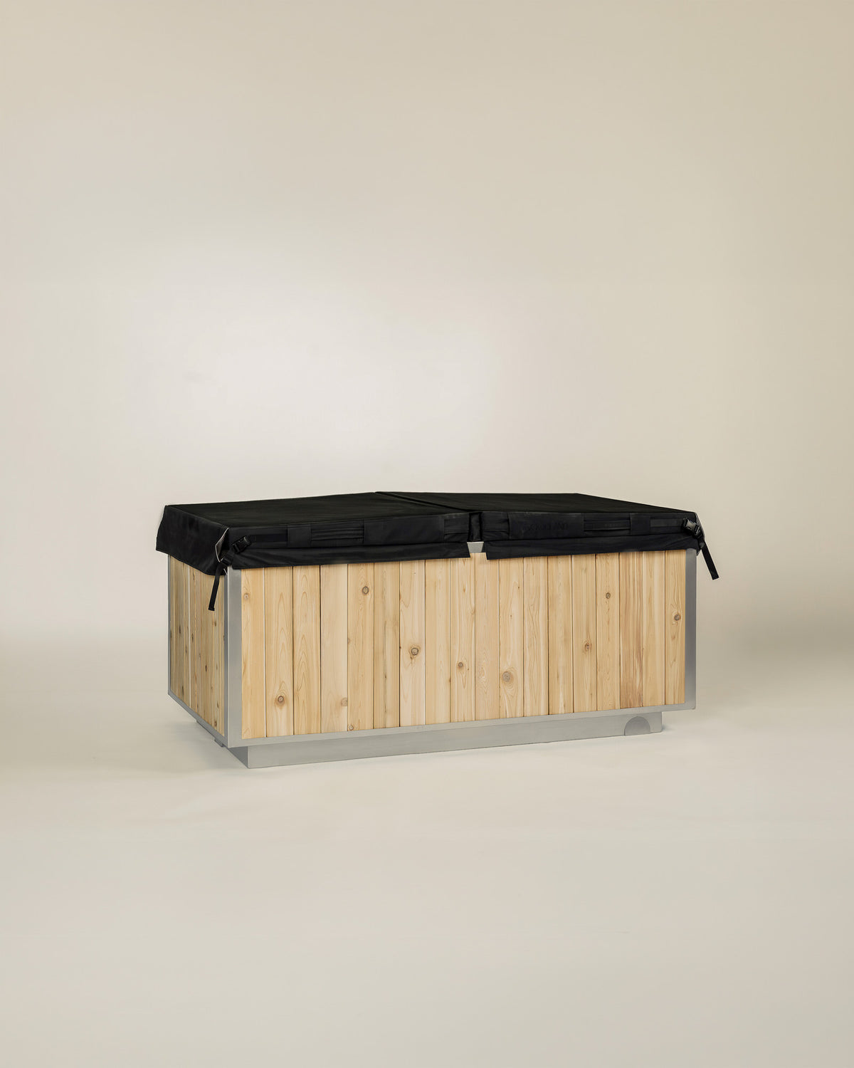 modern outdoor cedar tub and insulated cover