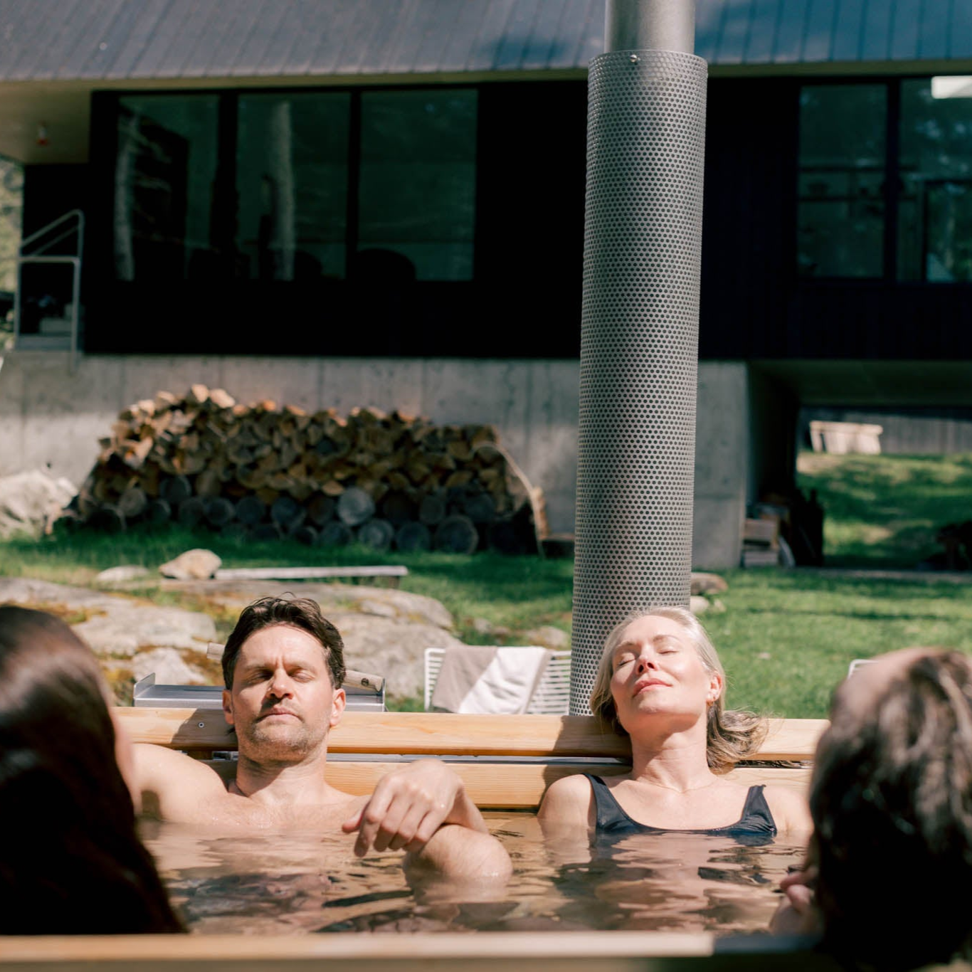4 person hot tub with cedar recliners
