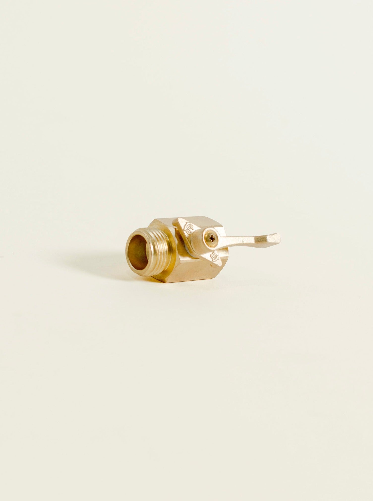 Brass shut off valve for garden hose 